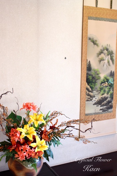 ホテルや飲食店の和室の床の間にも実際に使われている造花 フェイクフラワー の魅力 手作り雑貨のセレクトショップ明石kaen